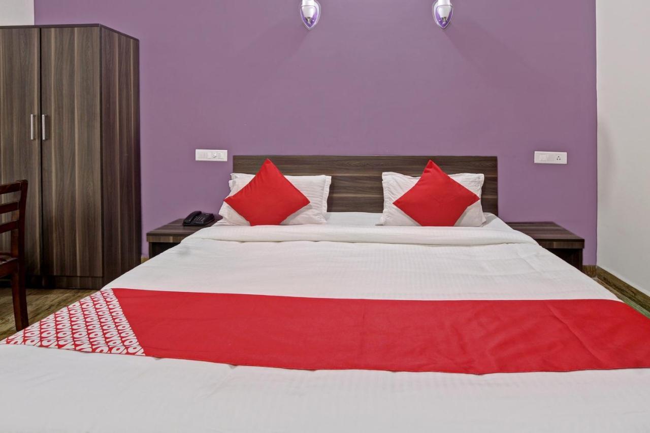 Hotel Oyo 48704 Rashi Farms Hubli Exterior foto