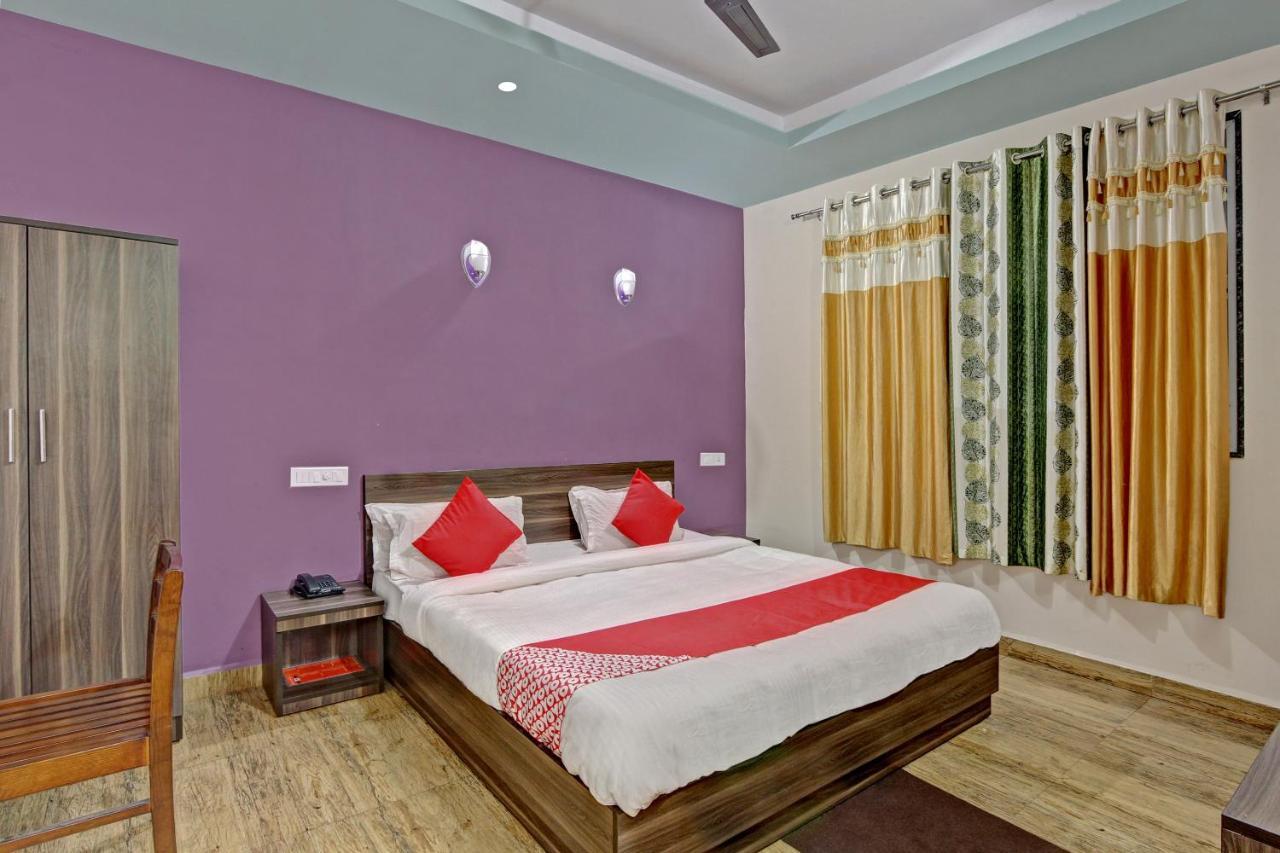 Hotel Oyo 48704 Rashi Farms Hubli Exterior foto