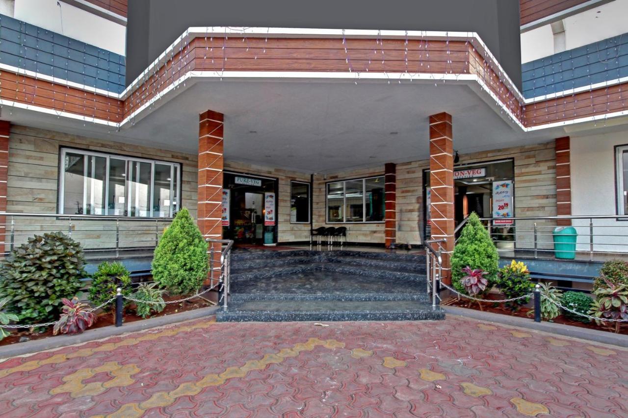 Hotel Oyo 48704 Rashi Farms Hubli Exterior foto